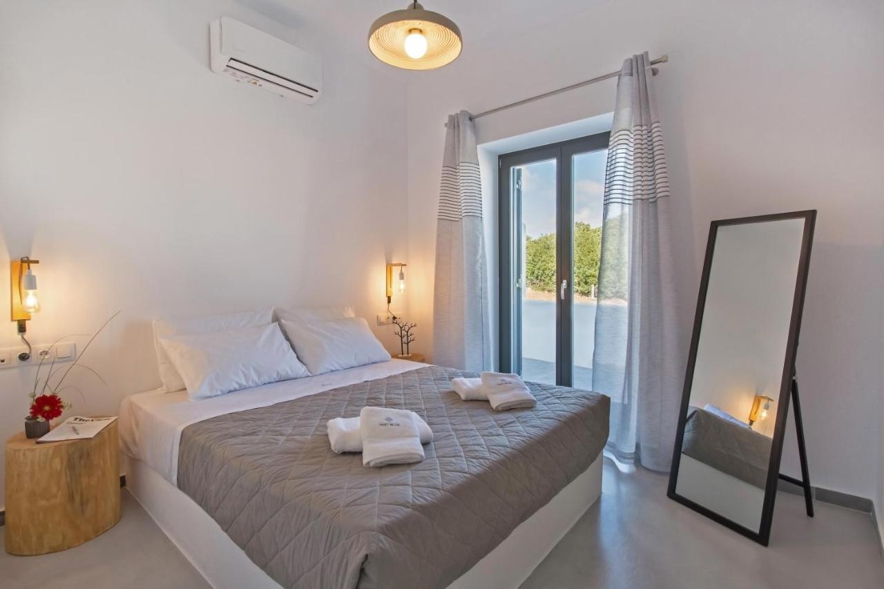 Aparthotel Vastblue Of Paros à Ambelas Extérieur photo